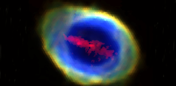 'Barra de ferro' cruzando nebulosa no espaço surpreende cientistas